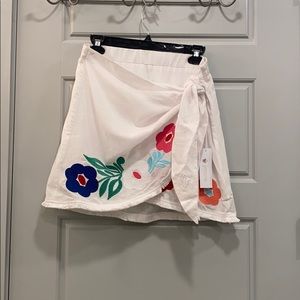 White Embroidered Wrap Skirt M